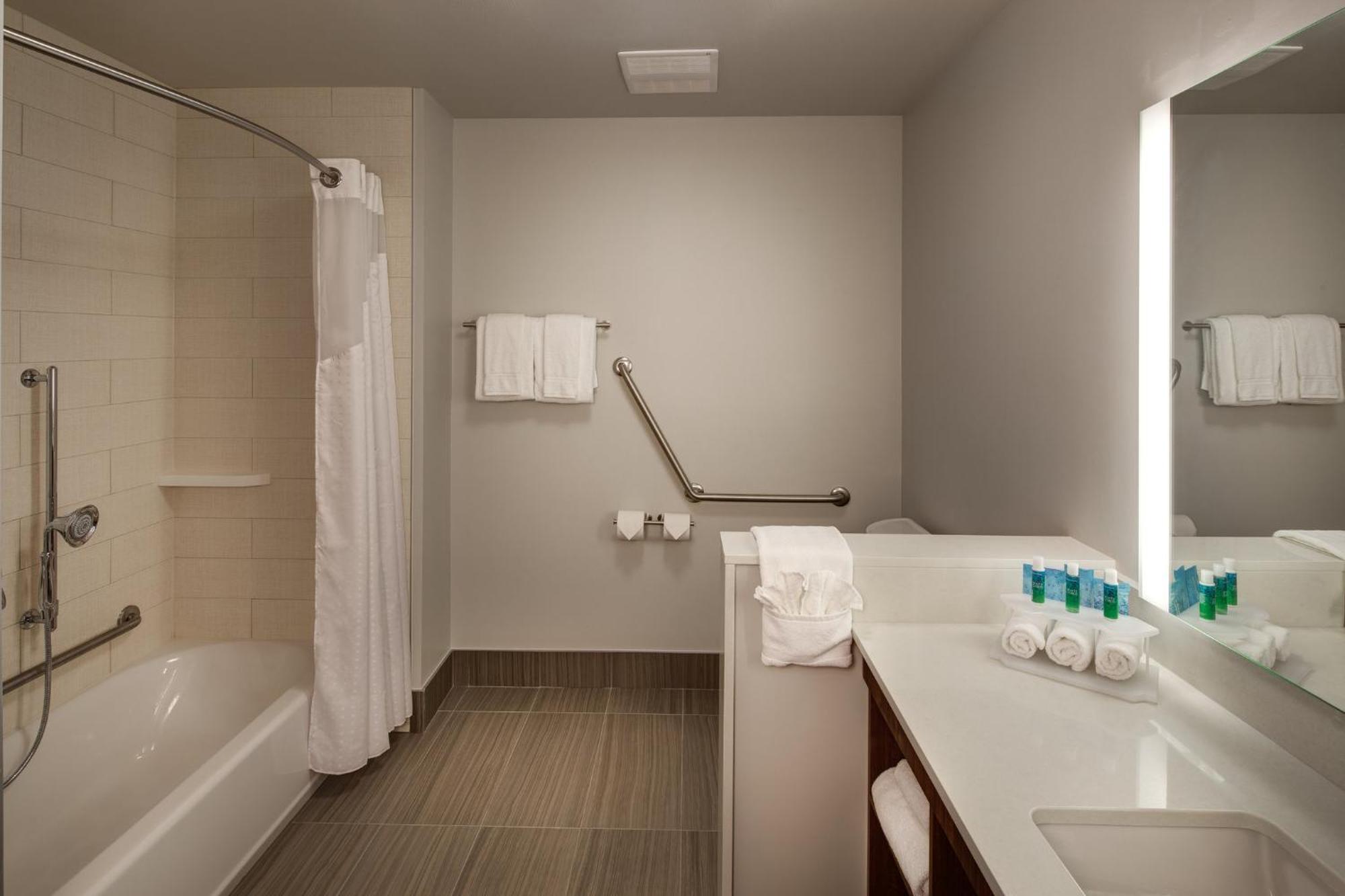 Holiday Inn Express & Suites Terrace By Ihg Ngoại thất bức ảnh
