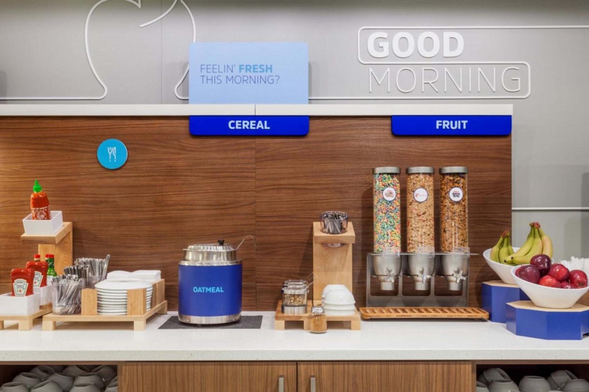 Holiday Inn Express & Suites Terrace By Ihg Ngoại thất bức ảnh