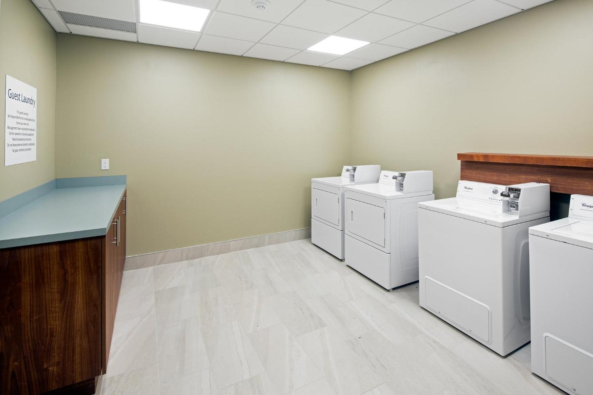 Holiday Inn Express & Suites Terrace By Ihg Ngoại thất bức ảnh
