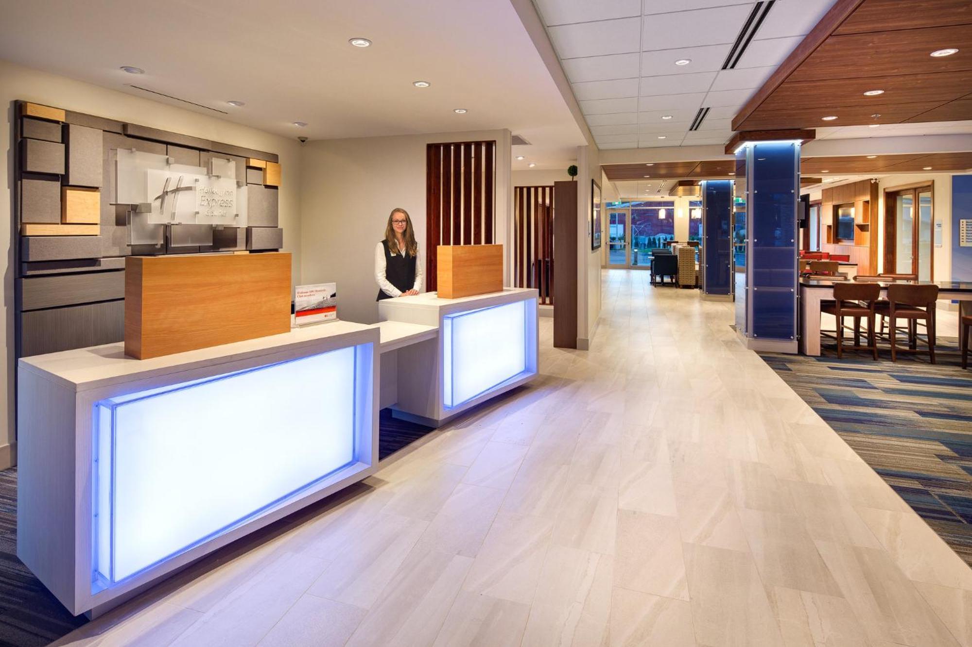 Holiday Inn Express & Suites Terrace By Ihg Ngoại thất bức ảnh