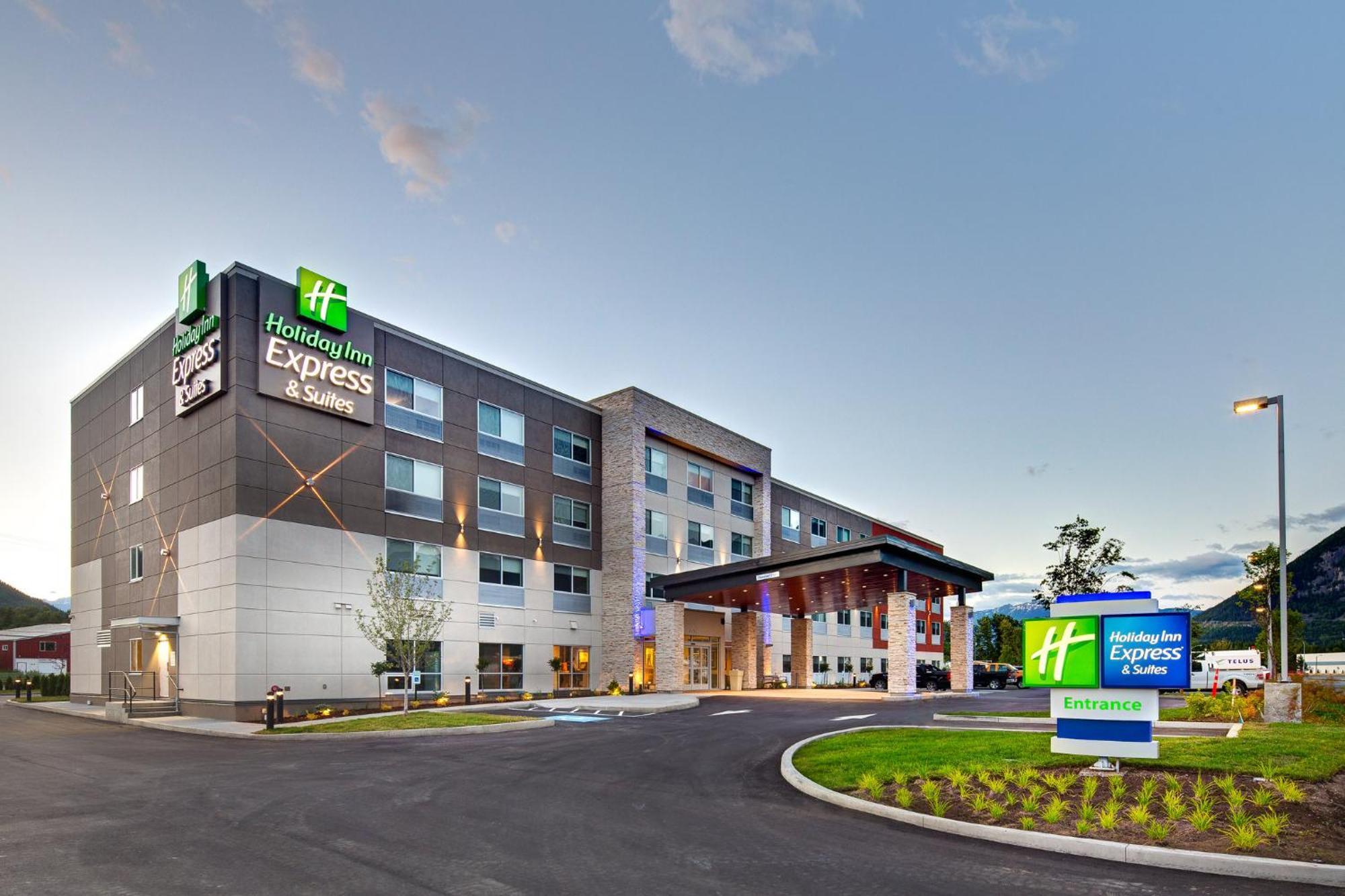 Holiday Inn Express & Suites Terrace By Ihg Ngoại thất bức ảnh